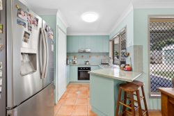 12 Freeman Ave, Slade Point QLD 4740, Australia