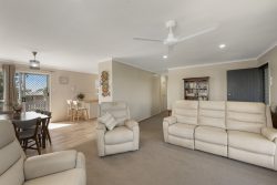 4 Begonia Ct, Beaconsfield QLD 4740, Australia