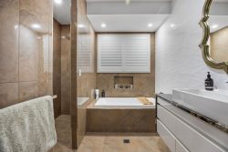 19 Joseph Ct, Glenella QLD 4740, Australia