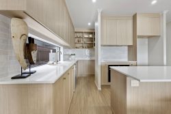 10 Lakeside Wy, Andergrove QLD 4740, Australia