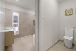 10 Lakeside Wy, Andergrove QLD 4740, Australia