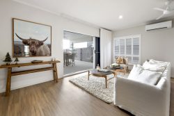 10 Lakeside Wy, Andergrove QLD 4740, Australia