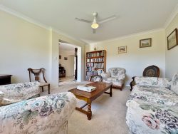 6 Garland Pl, Young NSW 2594, Australia