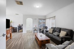 Unit 1/8 Wright St, Glenroy NSW 2640, Australia