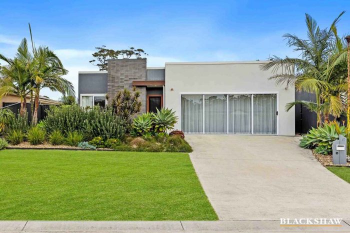 6 Griffiths Run, Broulee NSW 2537, Australia