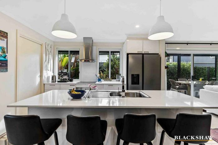 6 Griffiths Run, Broulee NSW 2537, Australia