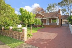 4 Hinkler Cres, Lane Cove North NSW 2066, Australia
