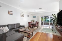4 Hinkler Cres, Lane Cove North NSW 2066, Australia