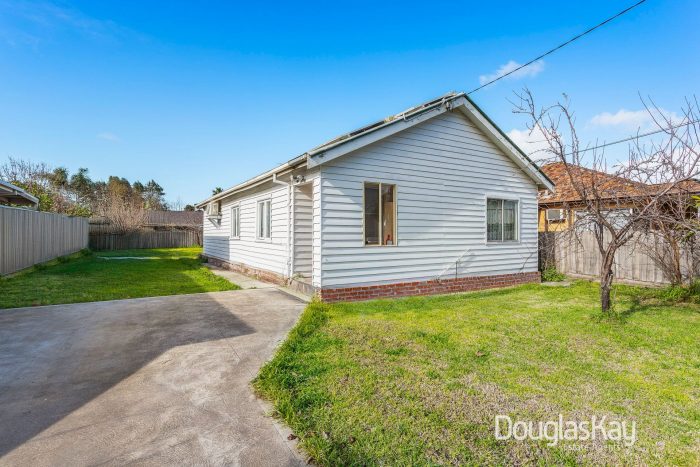 24 Holt St, Ardeer VIC 3022, Australia