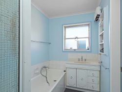 10 Clovelly Ct, Warrnambool VIC 3280, Australia