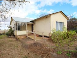 8 Robertsons Ln, Mortlake VIC 3272, Australia
