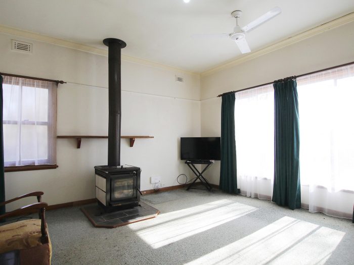8 Robertsons Ln, Mortlake VIC 3272, Australia