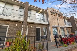 10 Jackstaff Rd, Seaford Meadows SA 5169, Australia