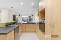 28 Jade Cct, Burwood East VIC 3151, Australia