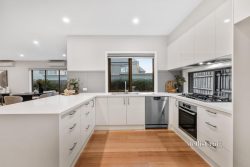 Unit 2/17 Joy St, Mount Waverley VIC 3149, Australia