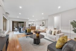 Unit 2/17 Joy St, Mount Waverley VIC 3149, Australia