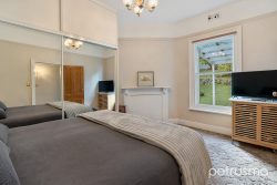 94 Karoola Rd, Lindisfarne TAS 7015, Australia