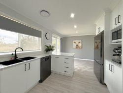 22 Keevil Dr, Young NSW 2594, Australia
