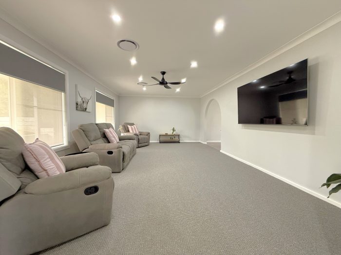 22 Keevil Dr, Young NSW 2594, Australia