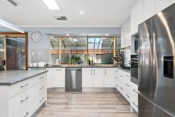 6 Dene St, Walkley Heights SA 5098, Australia