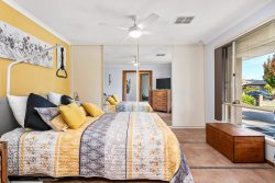6 Dene St, Walkley Heights SA 5098, Australia