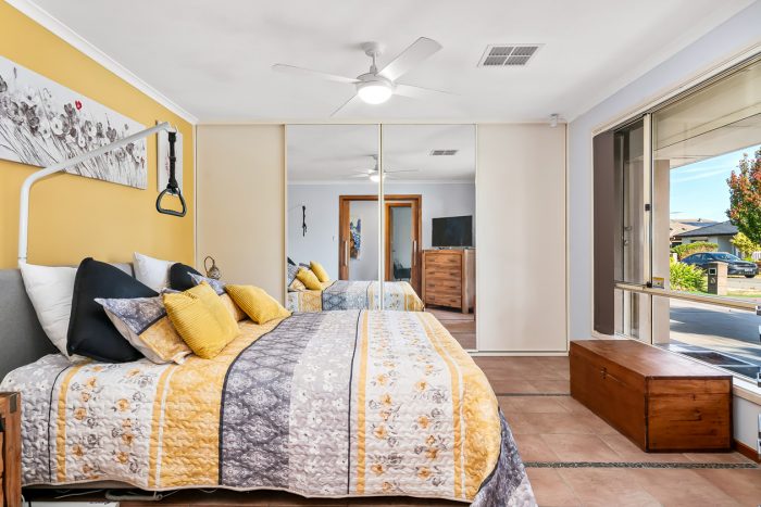 6 Dene St, Walkley Heights SA 5098, Australia