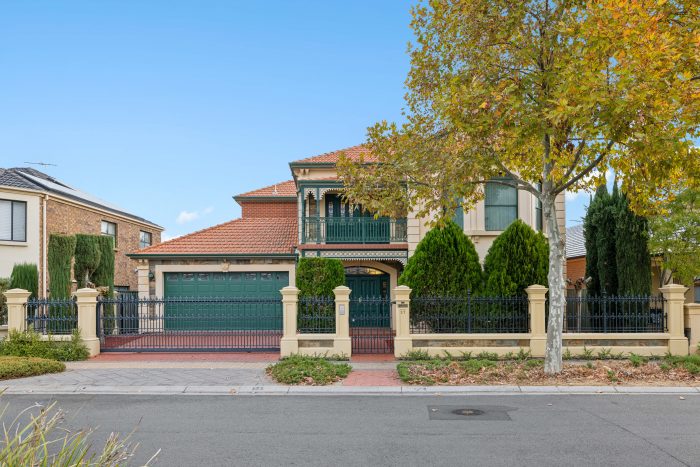 27 The Walk, Mawson Lakes SA 5095, Australia