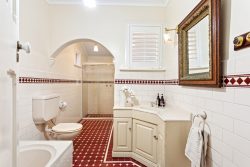 18 Warwick Ave, Toorak Gardens SA 5065, Australia