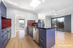 6 Langlands Cl, Calwell ACT 2905, Australia