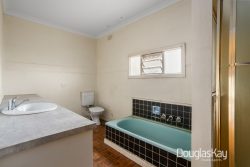 8 Leonard Ave, St Albans VIC 3021, Australia