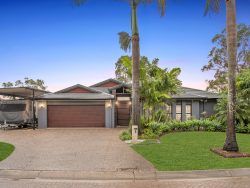9 Lough Ct, Murrumba Downs QLD 4503, Australia