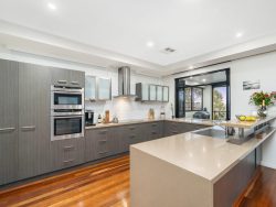 9 Lough Ct, Murrumba Downs QLD 4503, Australia