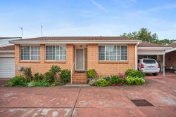 Unit 8/5 Madden St, Oak Flats NSW 2529, Australia