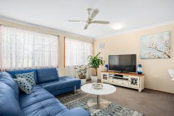 Unit 8/5 Madden St, Oak Flats NSW 2529, Australia