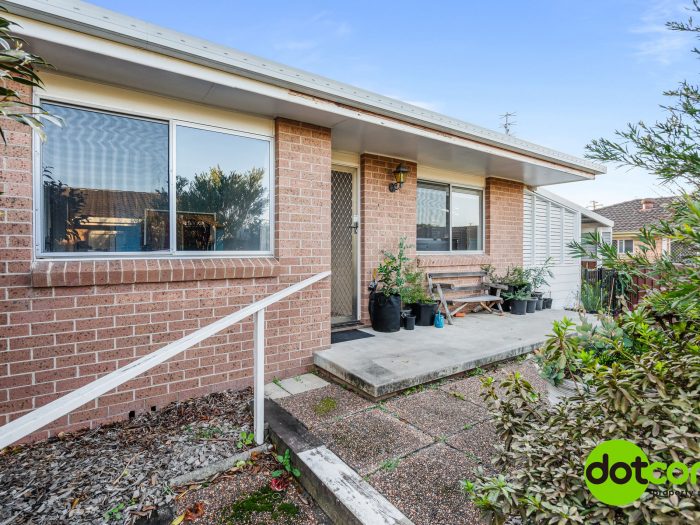 Unit 8/294 Main Rd, Toukley NSW 2263, Australia