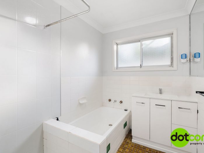Unit 8/294 Main Rd, Toukley NSW 2263, Australia