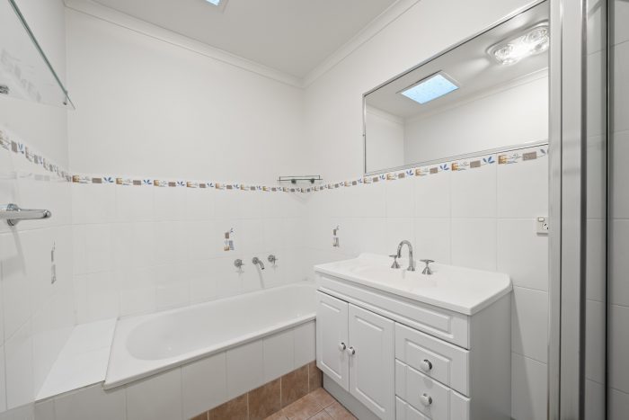 Unit 4/26 Margany Cl, Ngunnawal ACT 2913, Australia