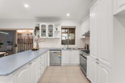 11 Middle Rd, Malvern East VIC 3145, Australia