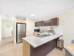10 Miers Cres, Murrumba Downs QLD 4503, Australia