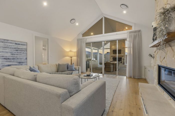6 Mitta Mitta Pl, Gobbagombalin NSW 2650, Australia
