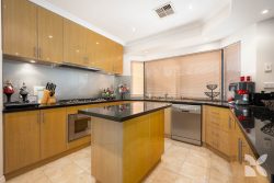 78 Caspian Dr, Wannanup WA 6210, Australia