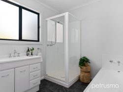 25 Moir Rd, Kingston TAS 7050, Australia