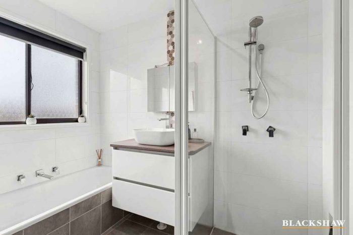 4 Nina Jones Cres, Chisholm ACT 2905, Australia
