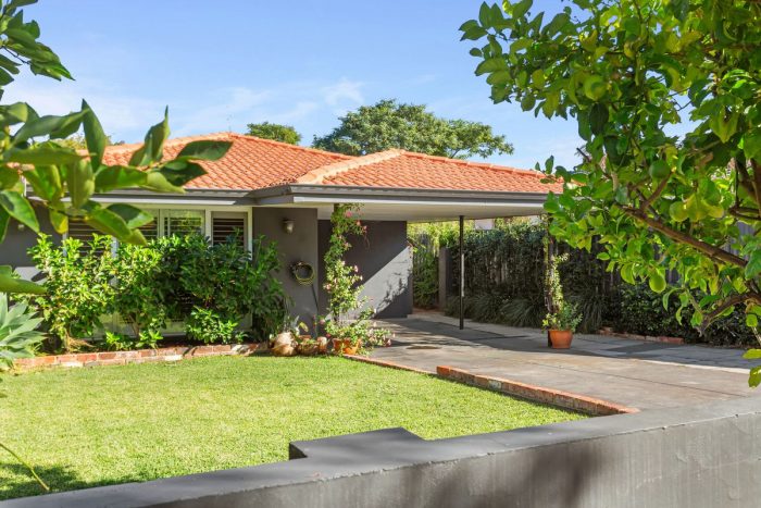 54 Kathleen St, Bassendean WA 6054, Australia