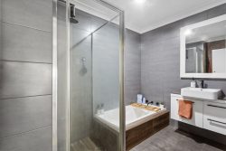 54 Kathleen St, Bassendean WA 6054, Australia