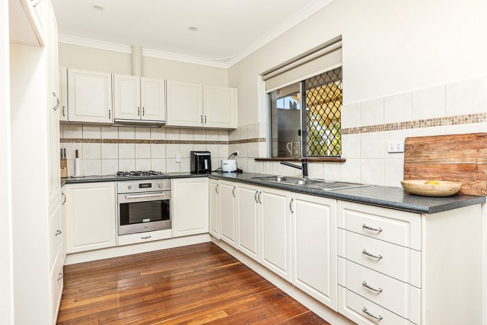 82 Ida St, Eden Hill WA 6054, Australia