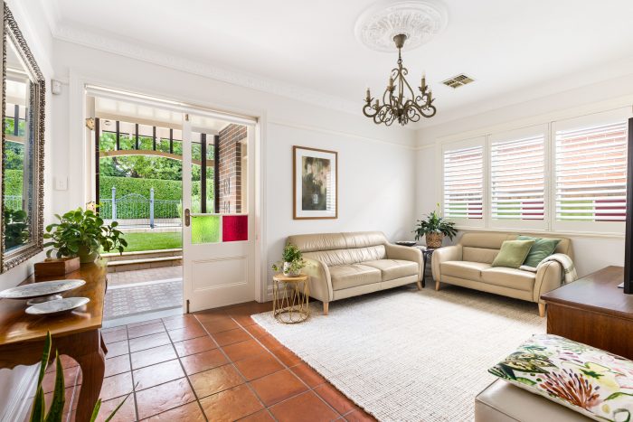 26 Pine Ave, Russell Lea NSW 2046, Australia