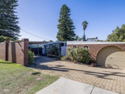 10 Beaman St, Dianella WA 6059, Australia