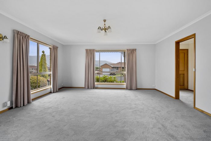 17 Ravensbourne Pl, Old Beach TAS 7017, Australia