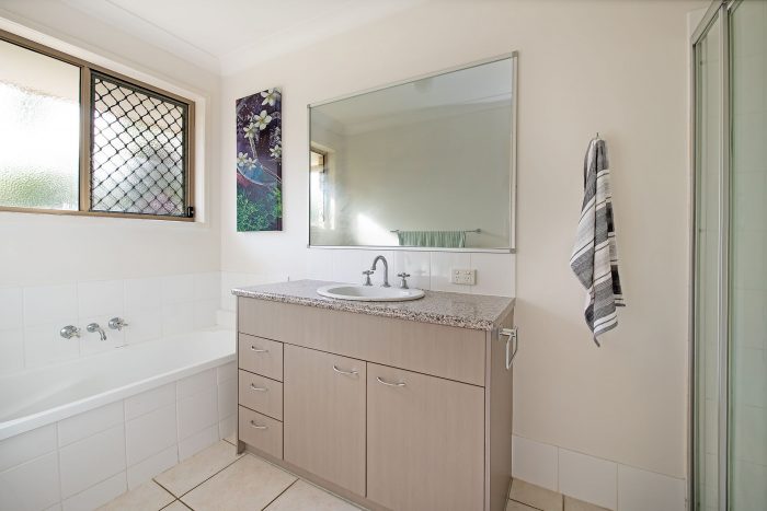 3 Melissa Cct, Kallangur QLD 4503, Australia